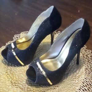 Fancy Qupid Black & Gold Shimmering Stilettos!*